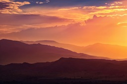 Stunning Sunset and Mountain Wallpapers in HD: Free Download of the Most Popular Backgrounds