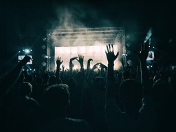 Crowd-Pleasing 4K Concert Wallpapers: Popular Backgrounds Free for Download