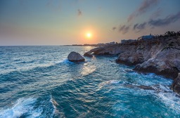 Discover stunning HD and 4K sea and ocean images: Beautiful waves, coastlines and more for free download!