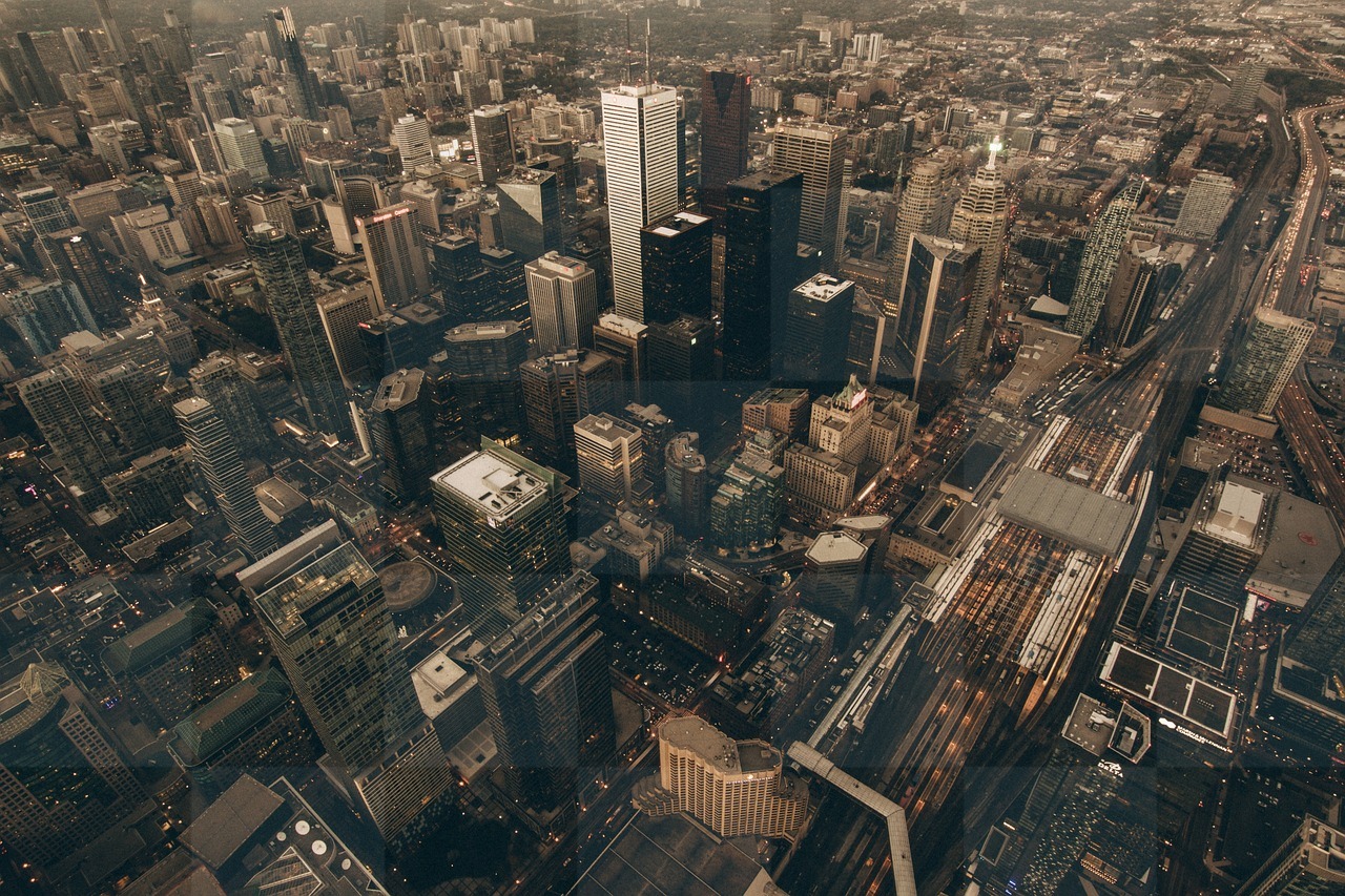 Discover Stunning Buildings and Architecture in the City - Free Download Background Images