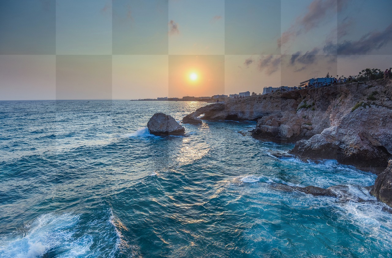 Discover stunning HD and 4K sea and ocean images: Beautiful waves, coastlines and more for free download!