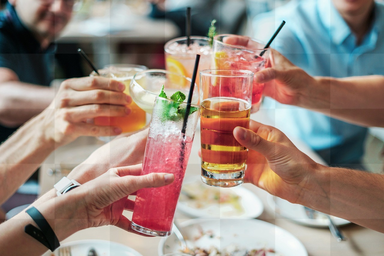 Download Free Drinks and Cocktail Summer Backgrounds in JPG Format for Graphic Design and Social Media Pages