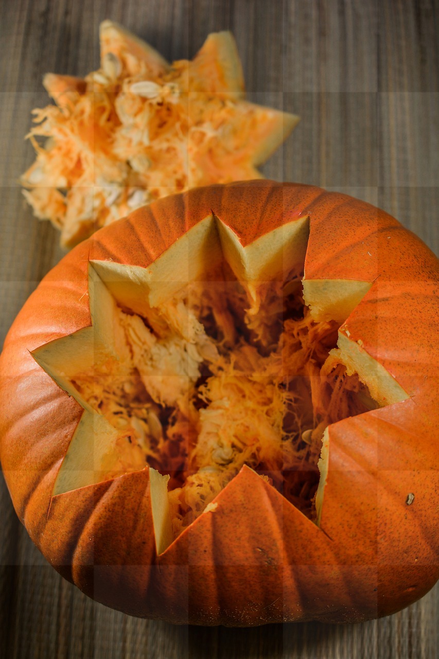Find the Perfect Halloween Background: Free Download Pumpkin and Halloween Backgrounds in JPG Format for Graphic Design and Social Media Pages!