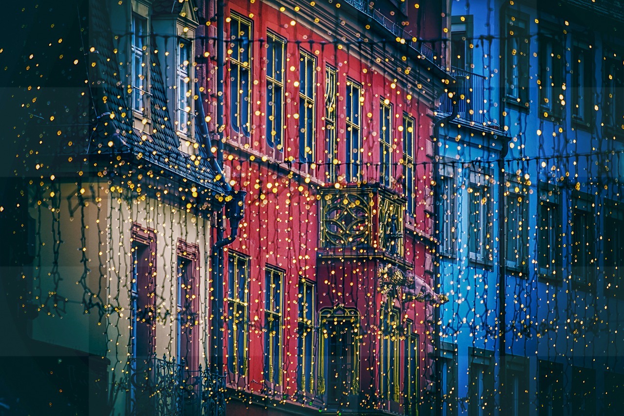 Get Festive with Free Downloads of Christmas Lights and Popular Full HD Wallpapers for Laptop and Desktop Backgrounds