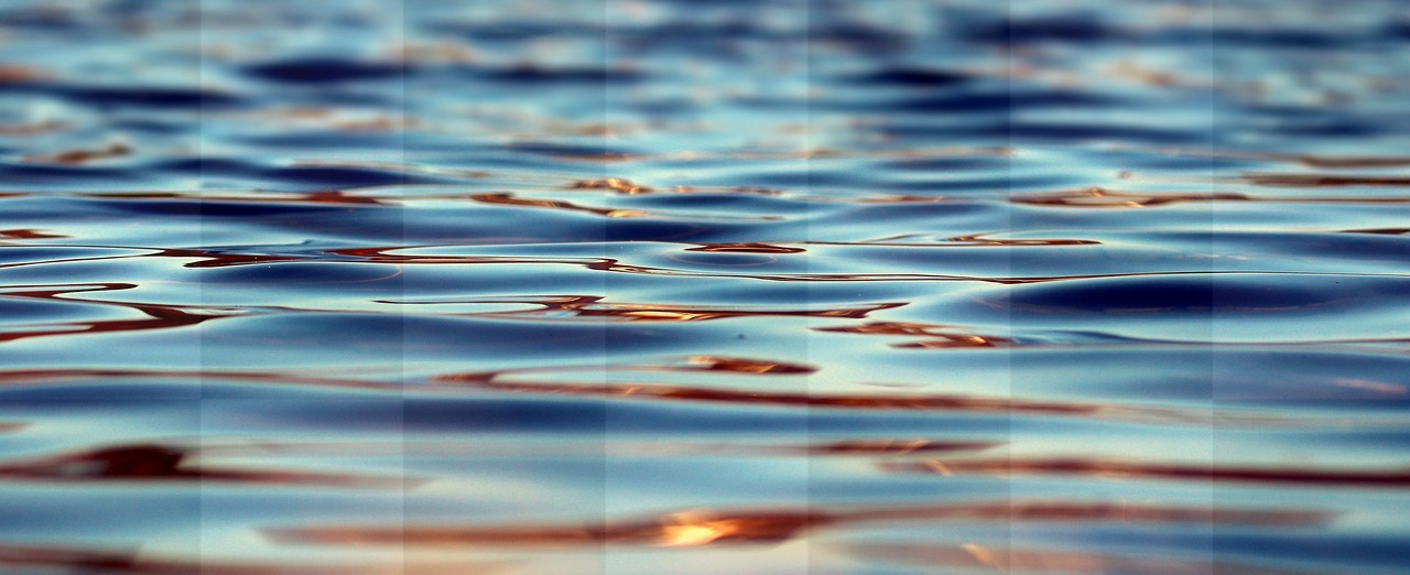 Stunning Lake 4K Wallpapers for your Laptop - Download Popular Backgrounds and Images in JPG Format for Free!