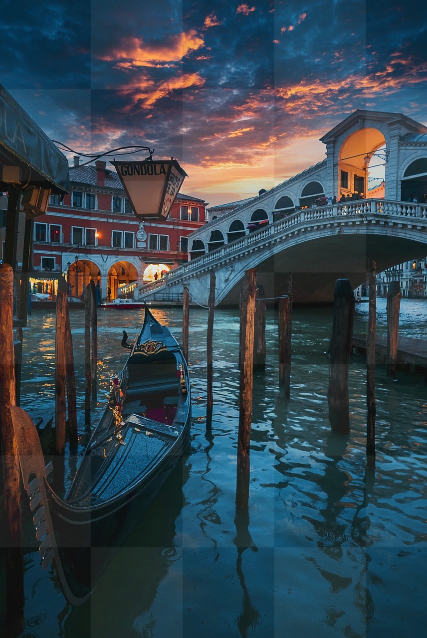 Stunning Venice Architecture Images: Grand Canal at Sunset - Free Download