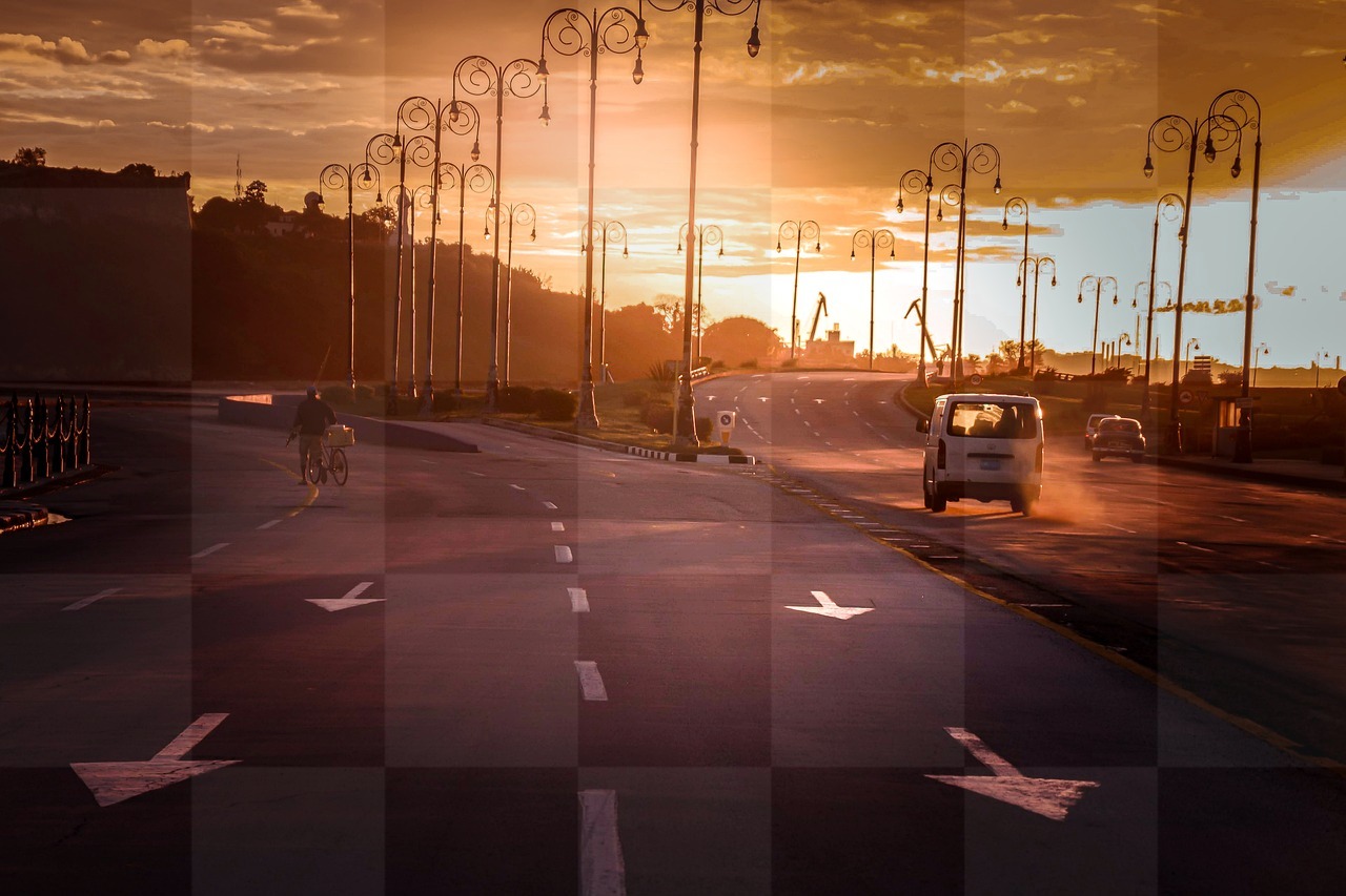 Sunset Street Scenes: Free Download of Pictures and Images of Roads, Traffic, and Wallpapers